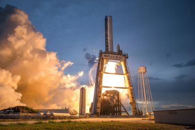 Shocked Scientists Reveal Elon Musk's Exploding Starship 'Tore a Hole in the Sky' Never Seen Before