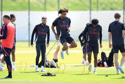Joshua Zirkzee, Diogo Dalot and Leny Yoro train as Man Utd prepare for EL final