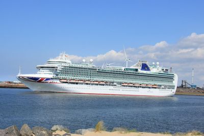 Thousands of passengers disappointed after P&O Cruises cancel 35-night voyage