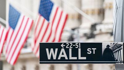 Dow Jones Falls As S&P 500 Threatens Win Streak; Home Depot Jumps On Earnings