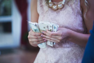 7 Reasons Why Cash Bars at Weddings Are Sparking Outrage Among Guests