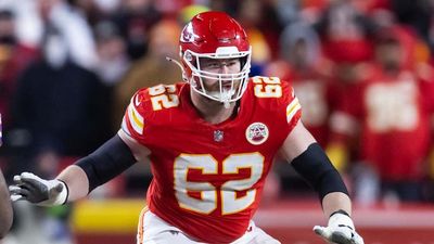 Bears Agree to Huge Contract Extension With All-Pro Guard Joe Thuney
