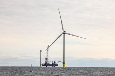 Trump administration to allow work to continue on $5bn New York wind farm