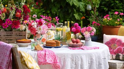 8 summer table centerpiece ideas to elevate your seasonal hosting