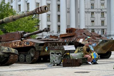Ukrainians Feel No Closer To Peace After Trump-Putin Call