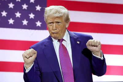 Trump’s big crypto dinner this Thursday will host 220 guests, including a Chinese billionaire—while a U.S. Senator plans to join a protest outside