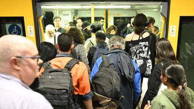 Sydney Rail Delays Continue With Commuters Urged To Use Other Forms Of Transport