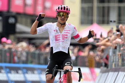 Giro d’Italia 2025 LIVE: Stage 11 result and updates as Richard Carapaz seals thrilling win to climb standings