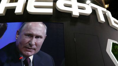 Europe tightens sanctions on Russia as pressure builds on Washington