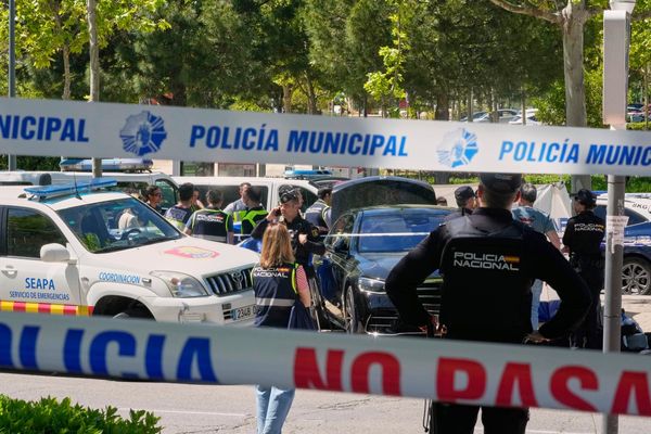 Andriy Portnov: Ex-Ukraine presidential adviser shot dead during school run in Madrid