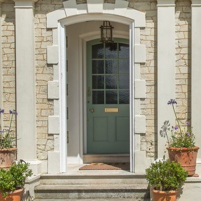 How to clean your front door according to Feng Shui – remove negative energy and tick off a cleaning task in one go