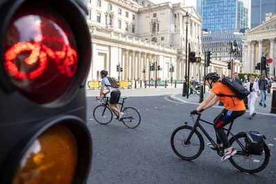 London cyclists and e-bike riders face criminal prosecution and £400 penalties for running red lights