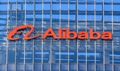 Is Alibaba Stock Still a Buy After Earnings Miss and Apple Partnership Concerns?