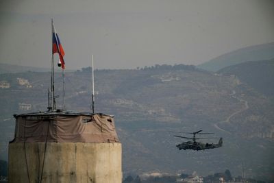 Militants kill 2 soldiers in attack on Russian air base in Syria