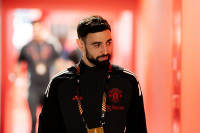Tottenham: Ange Postecoglou reveals plan to 'overwhelm' Bruno Fernandes against Manchester United in final