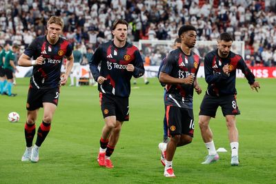 Why is Mason Mount starting ahead of Alejandro Garnacho in Europa League final?
