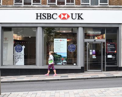 HSBC high street bank staff face bonus cuts over remote working