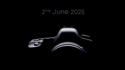 Sony is teasing a new lens… with an image of a Canon DSLR