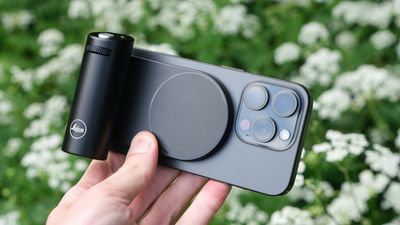 Leica Lux Grip review: an extravagant grip for iPhoneographers