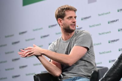 Klarna’s AI replaced 700 workers. It now wants some of them back to improve customer service