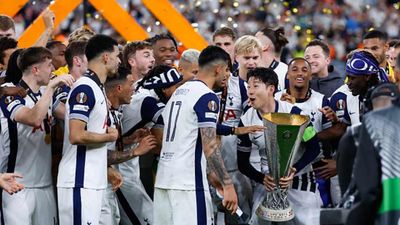 Harry Kane Congratulates Tottenham After Europa League Final vs. Manchester United
