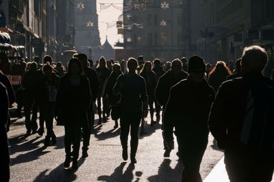 Net migration data due after Starmer’s warning on ‘island of strangers’