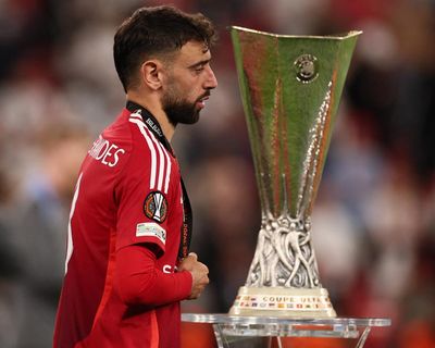 Misfiring Fernandes flops for Manchester United in Europa League final defeat