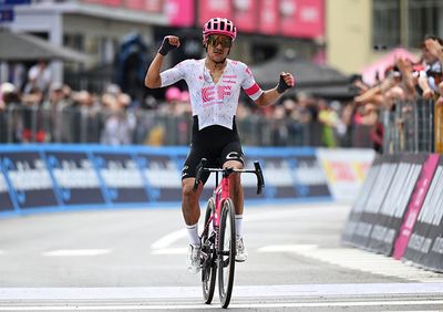 Giro d'Italia: Richard Carapaz attacks late for solo victory on stage 11