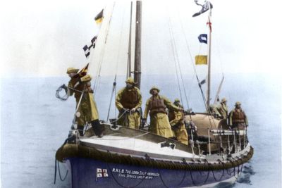 Pictures of lifeboat and crew in Dunkirk rescue colourised for 85th anniversary