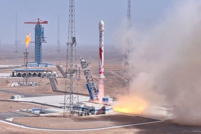 Mystery white plume streaks US sky after China dumps rocket fuel