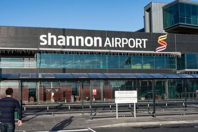 Ireland examining report that US deportees flight stopped at Shannon Airport