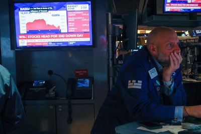 Fiscal fears push bond yields higher as stocks fall