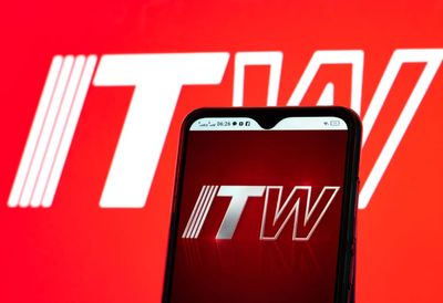 Are Wall Street Analysts Bullish on Illinois Tool Works Stock?
