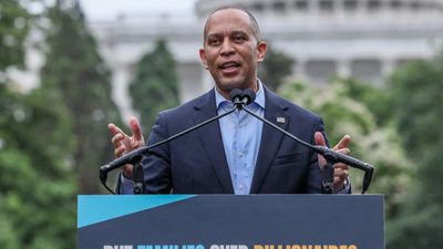 ‘We’re talking about nearly 14M people’: Hakeem Jeffries exposes twisted logic behind GOP’s new Medicaid gutting scheme