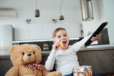 8 Signs Your Child Is in Charge of the Household (Not You)
