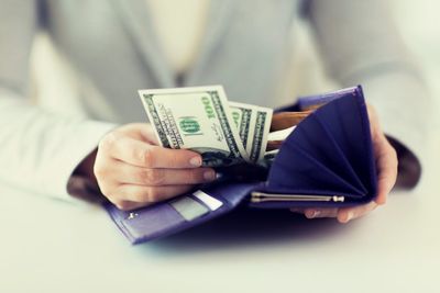 Top 5 Reasons You’re Still Living Paycheck to Paycheck