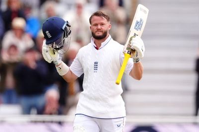 Ben Duckett hundred powers England into dominant position against Zimbabwe