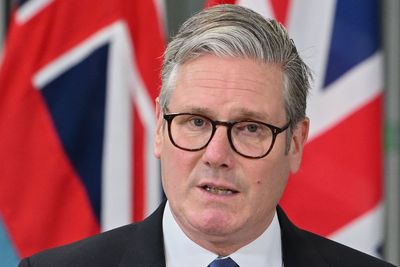 Starmer defends Chagos deal as Badenoch criticises multibillion ‘surrender tax’
