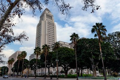 Ex-Los Angeles deputy mayor will plead guilty in fake bomb threat to city hall