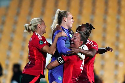 Manchester United and Man City through to semi-finals of inaugural World Sevens Football tournament