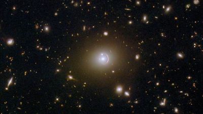 From near to far, from here to there, Hubble sees galaxies everywhere | Space photo of the day for May 22, 2025
