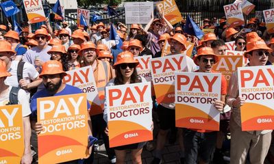 Ministers brace for NHS strikes after doctors denounce ‘derisory’ pay rise