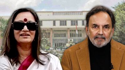 Futile to continue with lookout circulars against Roys: Delhi HC to CBI