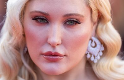 Hayley Hasselhoff pays homage to late mom on Cannes red carpet