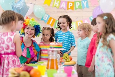 What to Do When Someone Brings Their Whole Crew to Your Kid’s Party