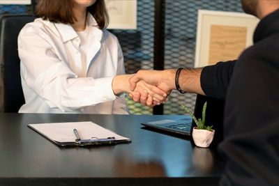 9 Job Interview Red Flags That Reveal a Toxic Workplace
