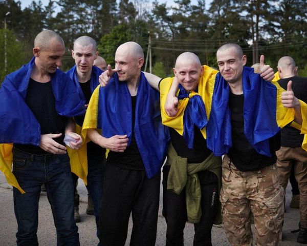 Ukraine and Russia exchange 800 PoWs in largest prisoner swap of war so far