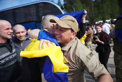 Ukraine, Russia Begin Biggest Prisoner Swap Of War