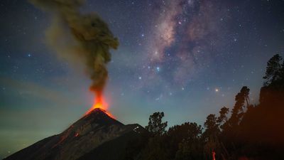 'Cosmic fire' and Earthly ice: See the breathtaking winners of the Milky Way Photographer of the Year 2025 contest