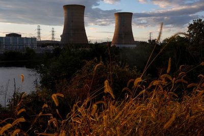 Trump seeks to boost US nuclear power, roll back regulations